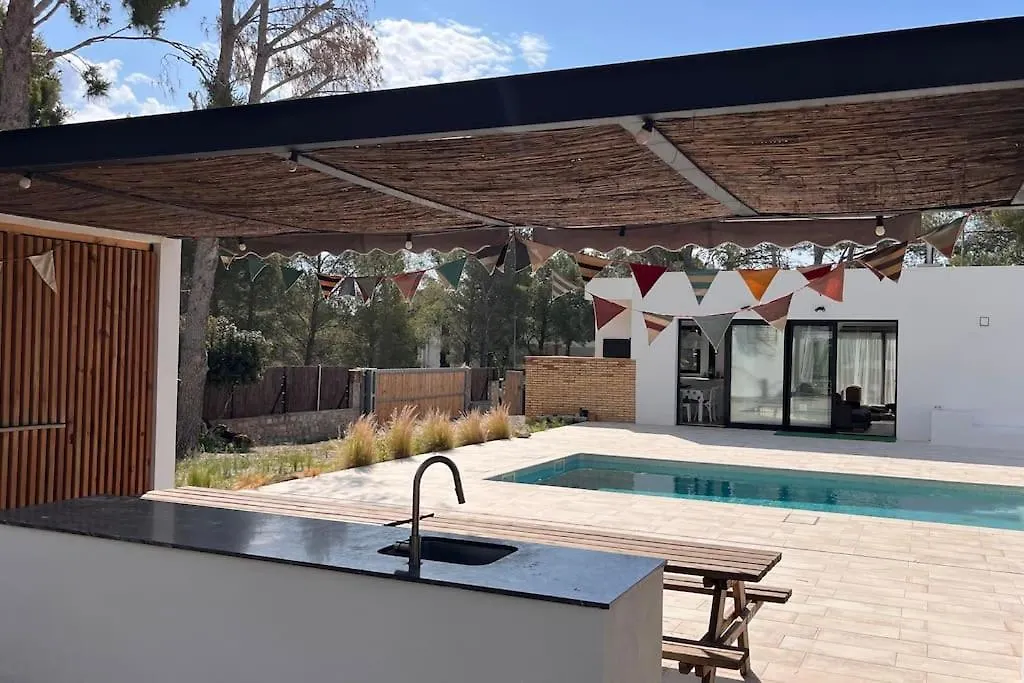 Villa Mediterranean, Piscina Privada, Barbacoa. カラファット 別荘